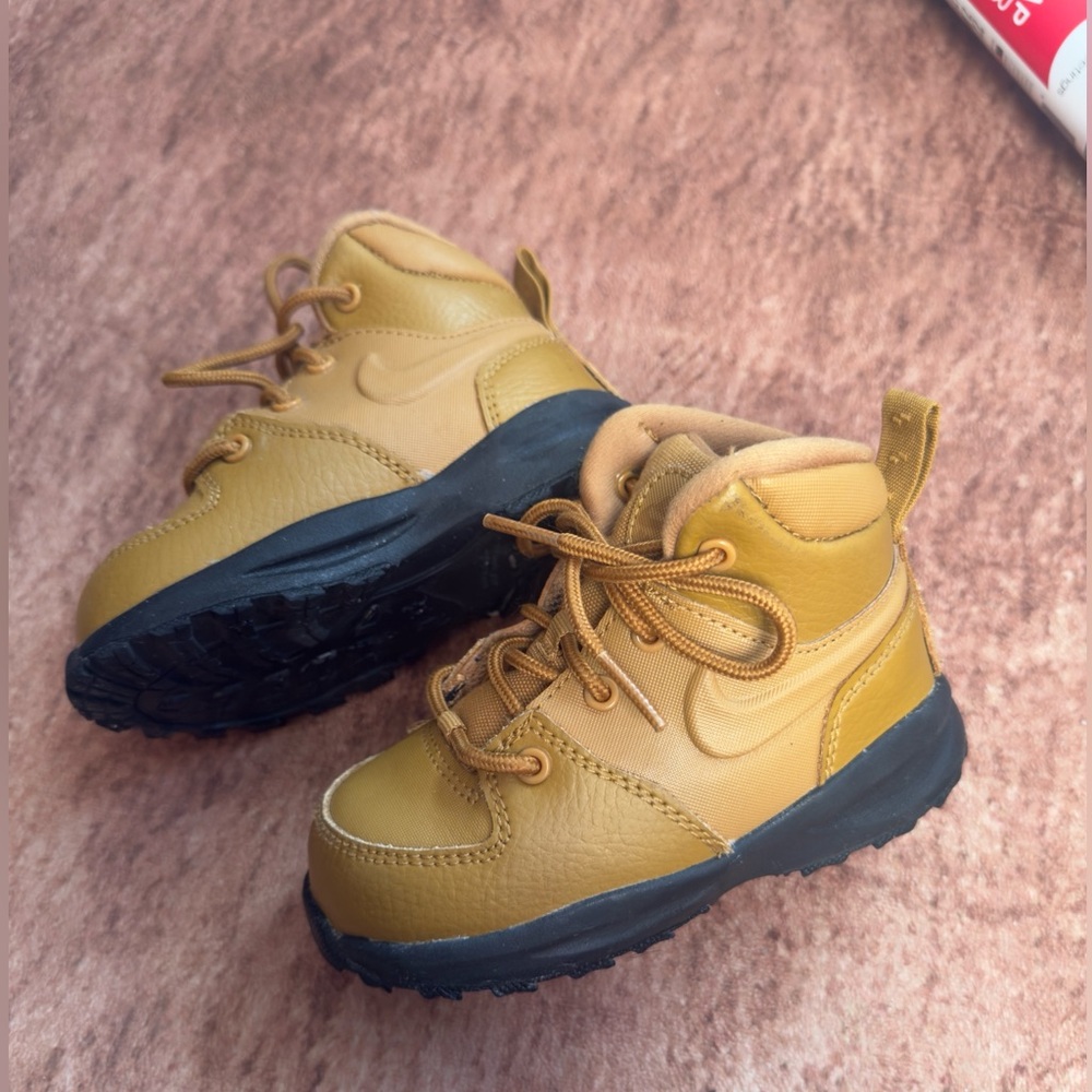 Nike Manoa Toddler Boots - 7C! Like New! - Picture 6 of 6